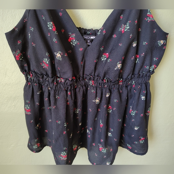 *5 for $25* Fashion Nova Med Black Floral Rose Print Spaghetti Strap Peplum Tank - Picture 2 of 8